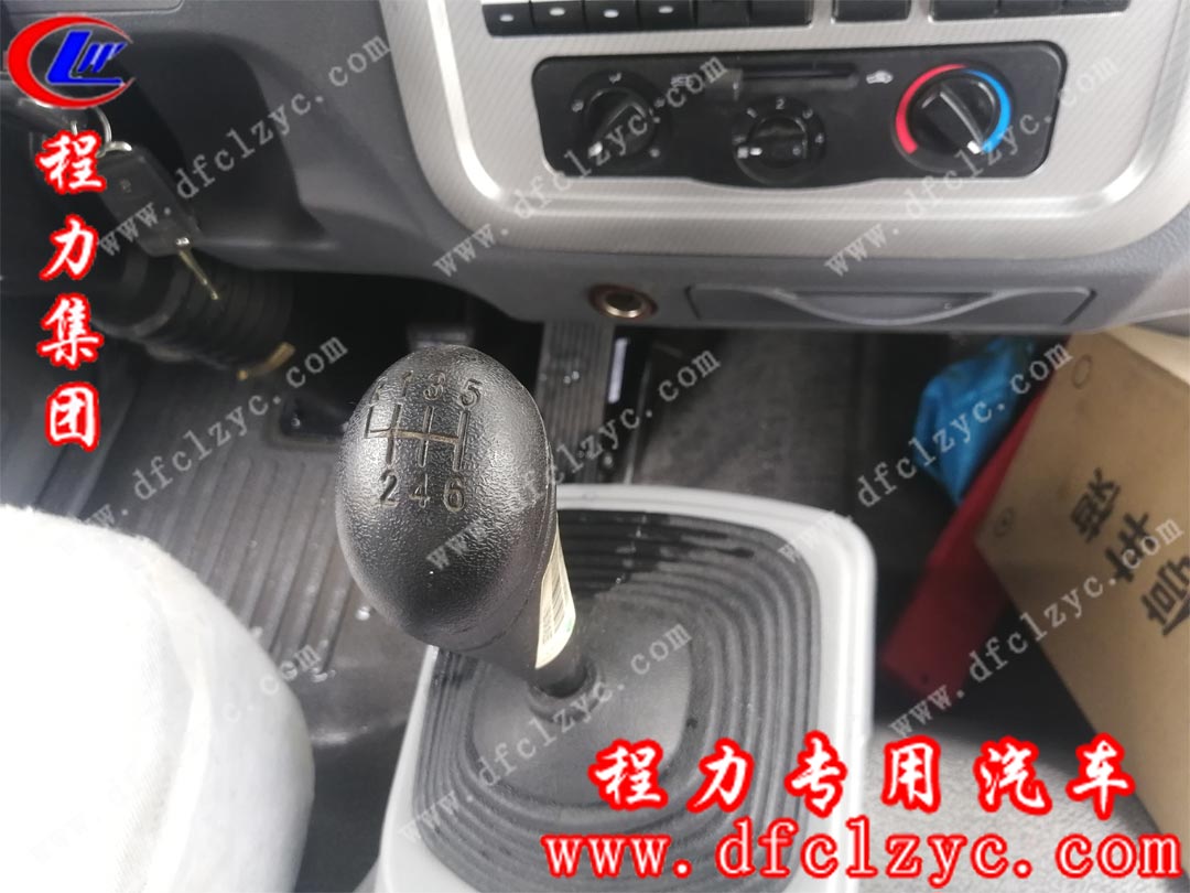 重汽豪沃宣傳車(chē)內(nèi)飾