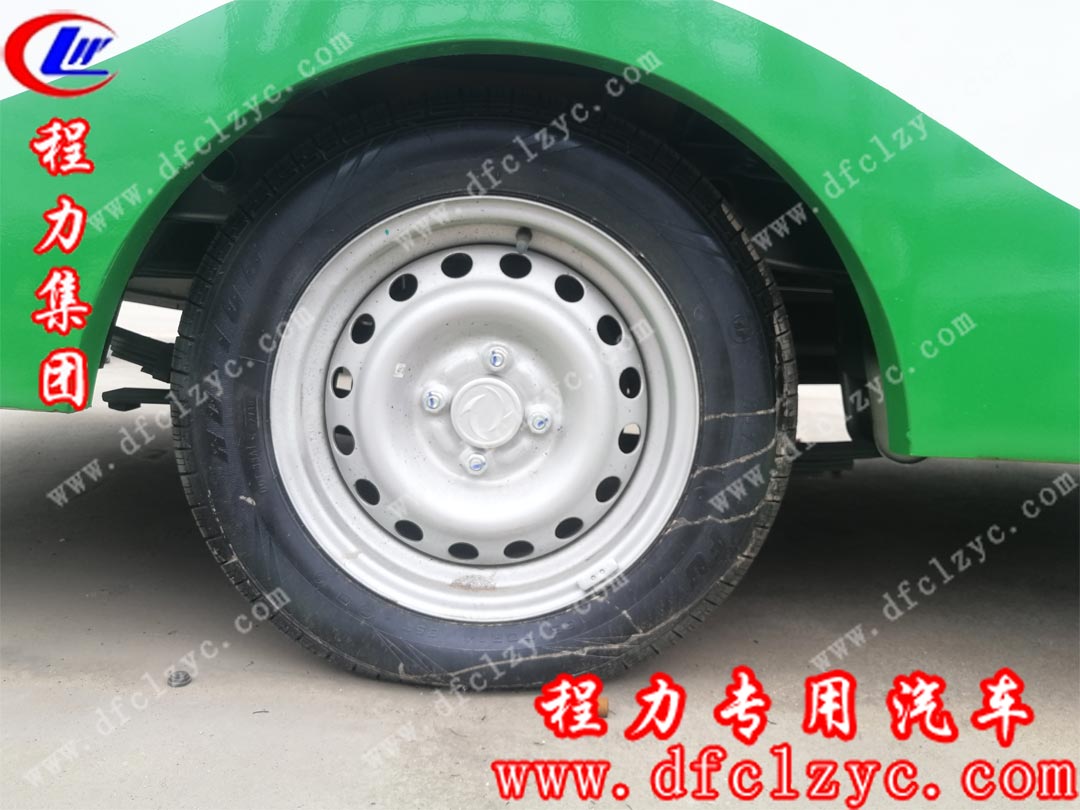 東風(fēng)小康宣傳車輪胎細節(jié)
